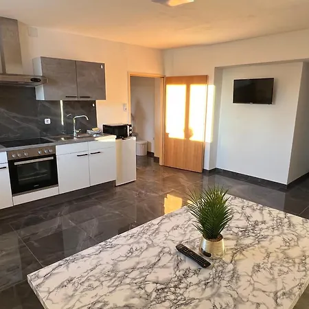 Apartamento Krasniqi Honigsberg